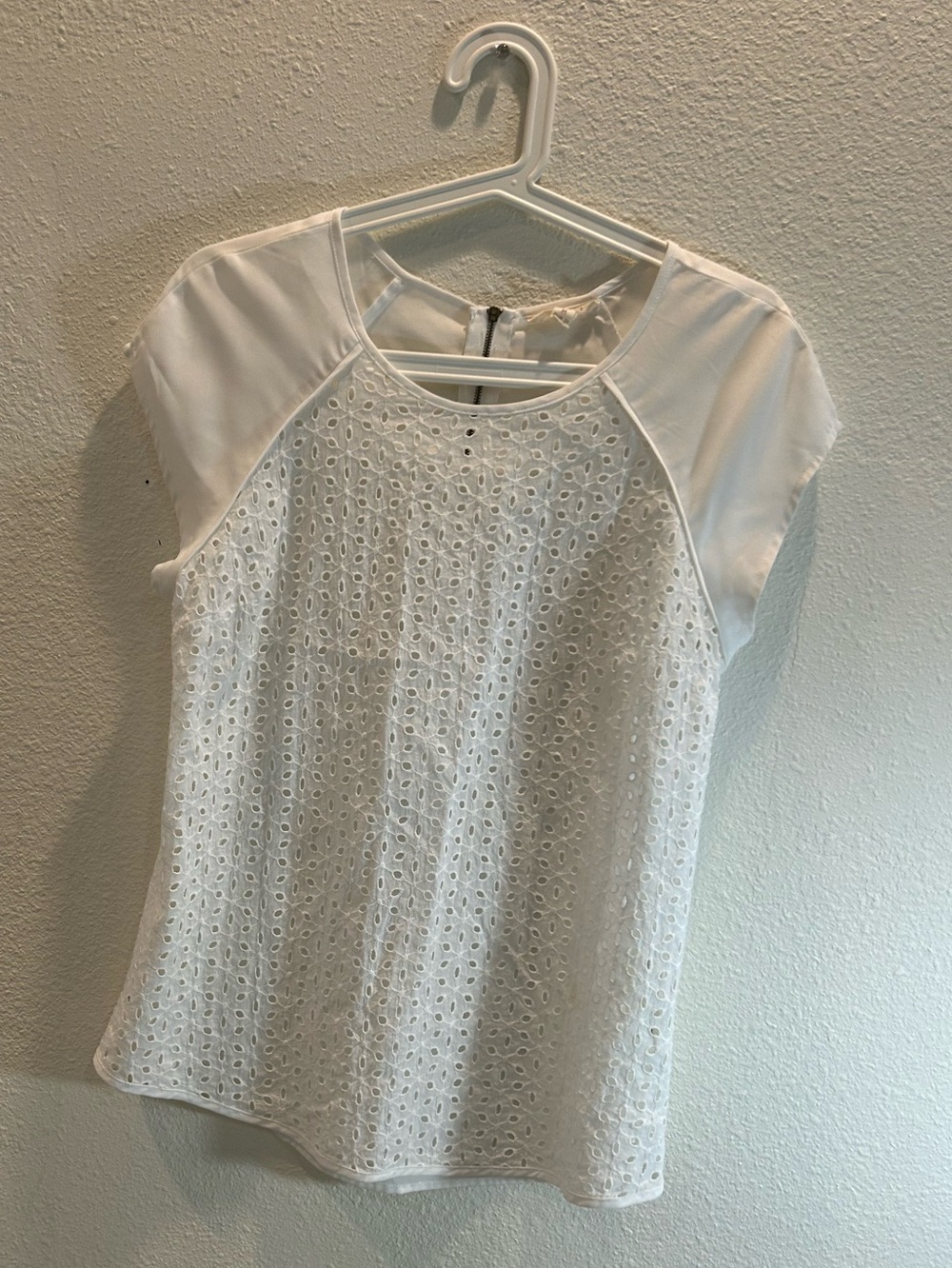Adiva White Eyelet Cap-Sleeve Top